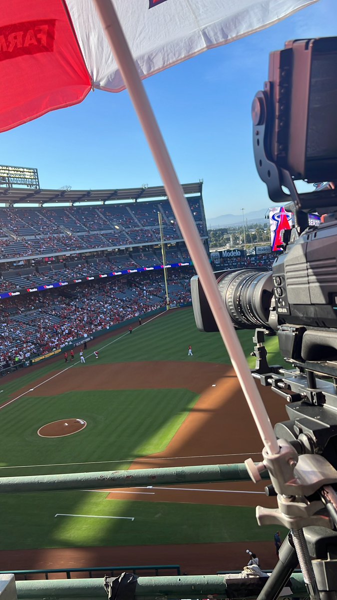SamTweetedYou's tweet photo. #gohalos https://t.co/ogkFQqfuZx