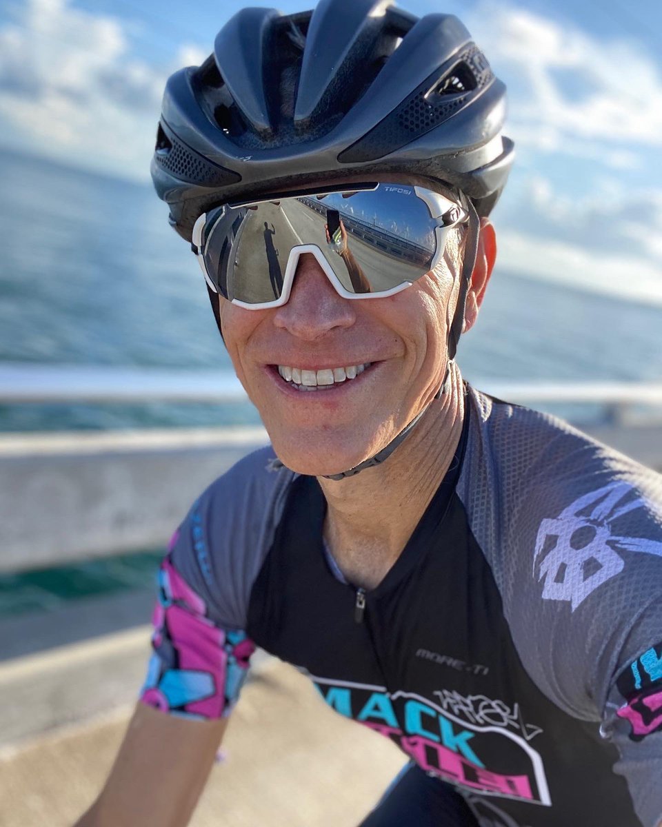 aciperski's tweet photo. End of summer family celebration 🌸 in the keys. Fortunate to have the opportunity to train. Added bonus is the beautiful scenery. #mackcycle #mackcyclist #ctsathlete #triathlontraining #triathlete #teamnuun https://t.co/SoFxBhhvMI