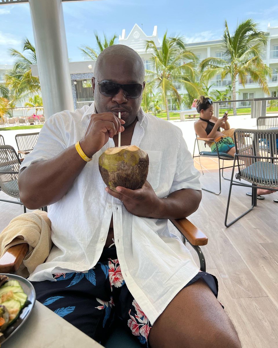 APtheballcoach's tweet image. “Bump a vaca I feel better at work” Happy to celebrate another birthday