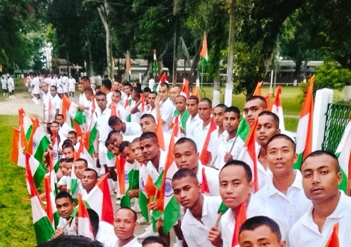 MANOJDA99798558's tweet photo. Mere hat mei tiranga at 11th apbn dergaon
#AzadiKaAmritMahotsav
#HarGharTiranga
#HarGharTirangaAssam
@PMOIndia
@HMOIndia
@MinOfCultureGoI
@CMOfficeAssam
@himantabiswa
@DGPAssamPolice
@assampolice
@commandant11th1 https://t.co/t7elt7LLyB