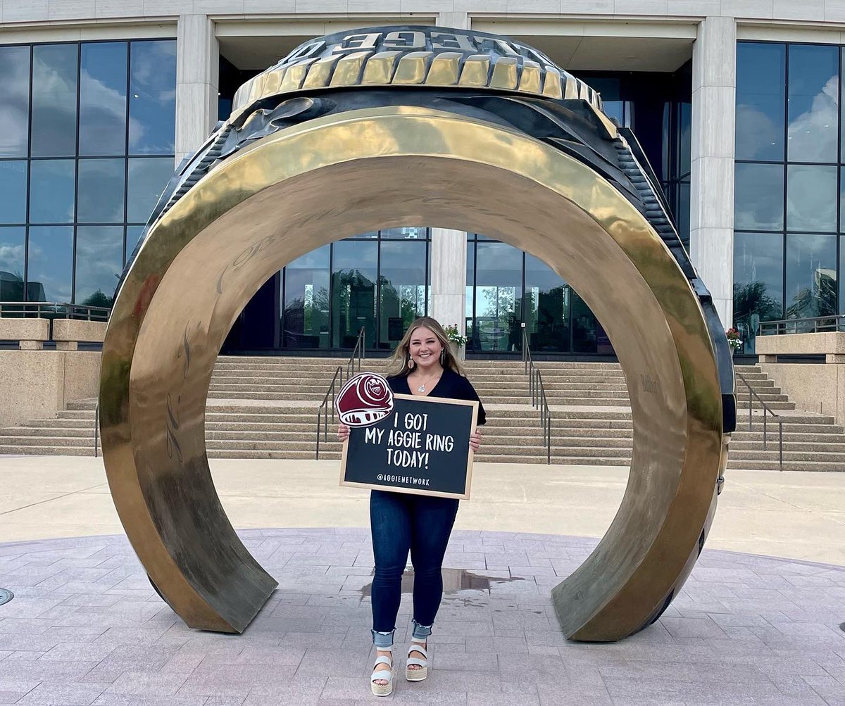 kyy_bee's tweet photo. Got my Aggie Gold &amp; am officially a former student! Thanks @TAMU 
Gigs Forever👍🏼🥩 #TAMUMeatScience https://t.co/smm1bUIUAG