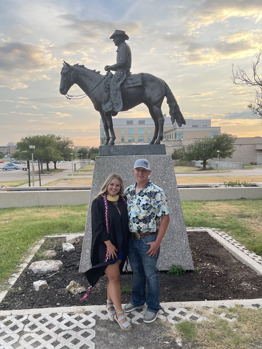 kyy_bee's tweet photo. Got my Aggie Gold &amp; am officially a former student! Thanks @TAMU 
Gigs Forever👍🏼🥩 #TAMUMeatScience https://t.co/smm1bUIUAG