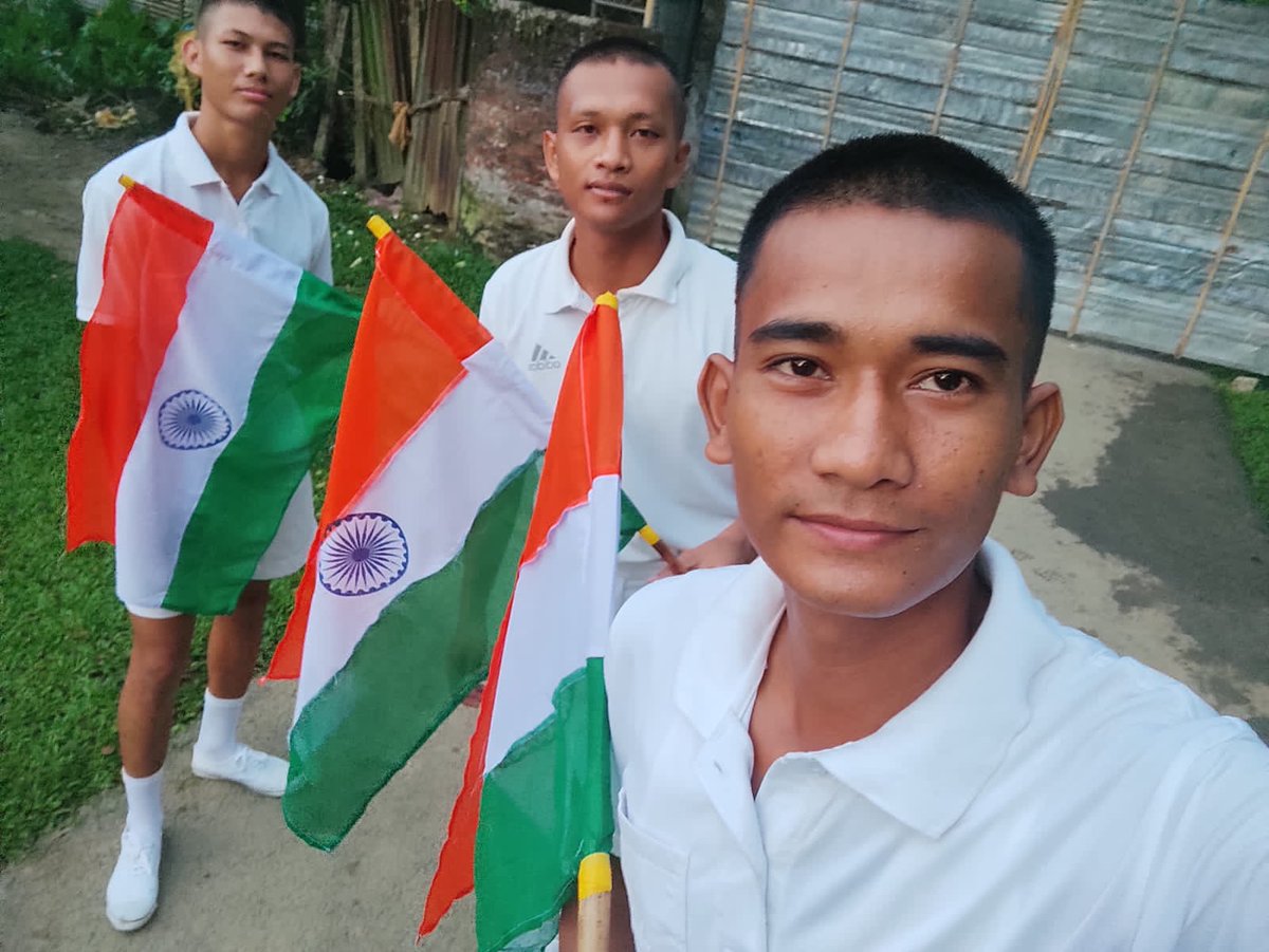 thangjam_karan's tweet photo. Mere Hath Mein Tiranga,11APBN

#AzadiKaAmritMahotsav
#HarGharTiranga
#HarGharTirangaAssam
@PMOIndia
@HMOIndia
@MinOfCultureGoI
@CMOfficeAssam
@himantabiswa
@DGPAssamPolice
@assampolice
@commandant11th1 https://t.co/xsO4FvnyLj