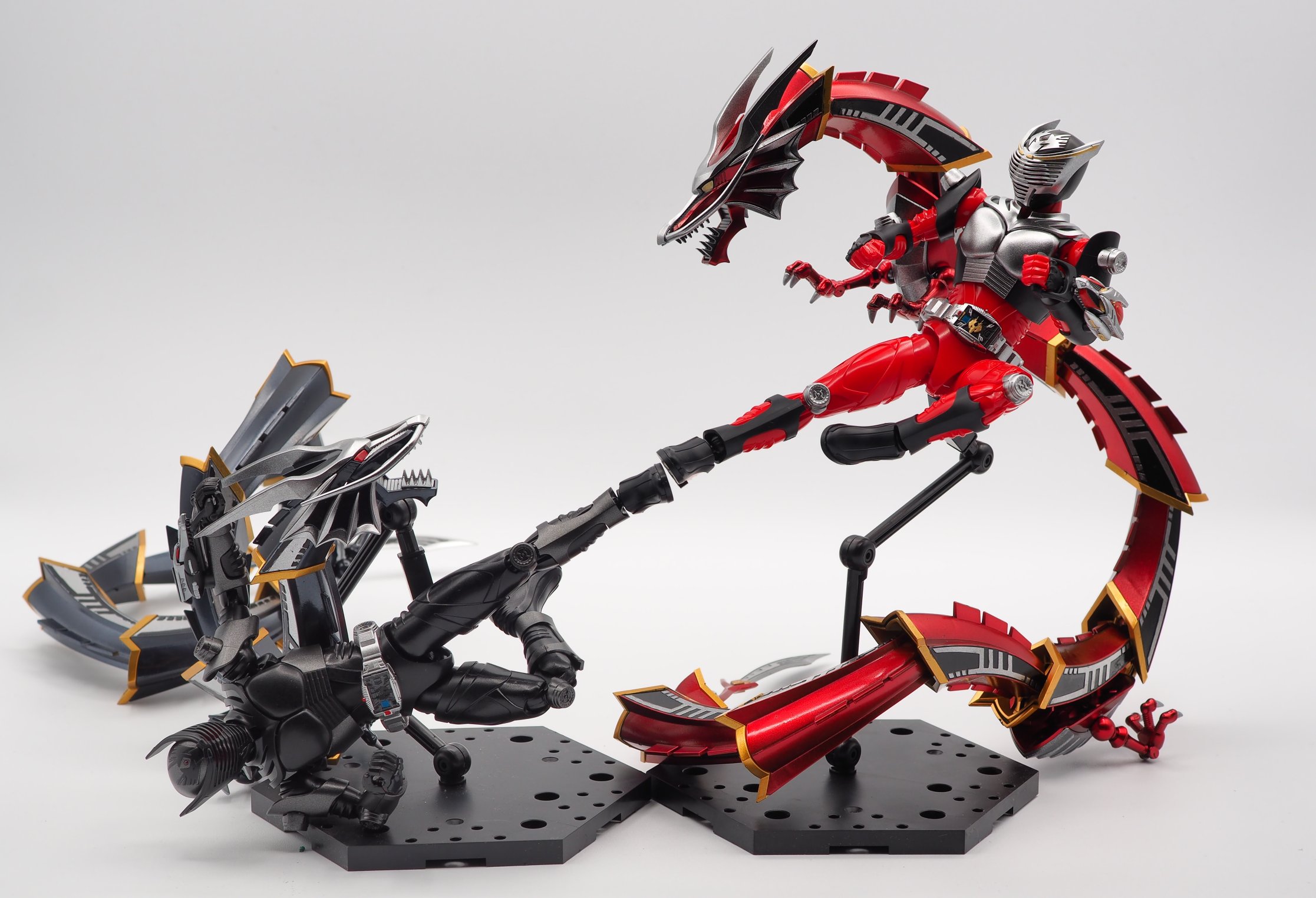 Figure-rise Standard 仮面ライダーリュウガ Amazon | プラモデル フィギュアライズ ー スタンダード 仮面ライダー