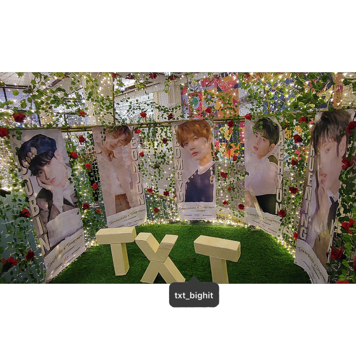 rosiewosiessi's tweet photo. 우리 영원히 함께해요 ~ 
🤝 @WanderLoveJin
#TXT_Journey_x_Together
#TXT_Pod
#TXTPH_HallyuFair2022
© @bampdnim x @TXTbighitPH 💙 https://t.co/UGtRYZIInu