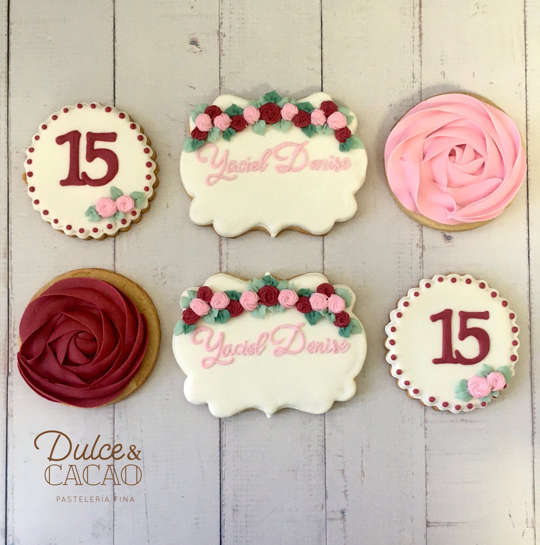 DulceyCacao's tweet photo. Muchas flores para los 15 de Yaciel Denise. 

#dulceycacao #postrespanama #postrespty #galletaspanama #galletasquinceaños #galletasflores #quinceaneracookies #flowercookies https://t.co/MzovRtpv8Q