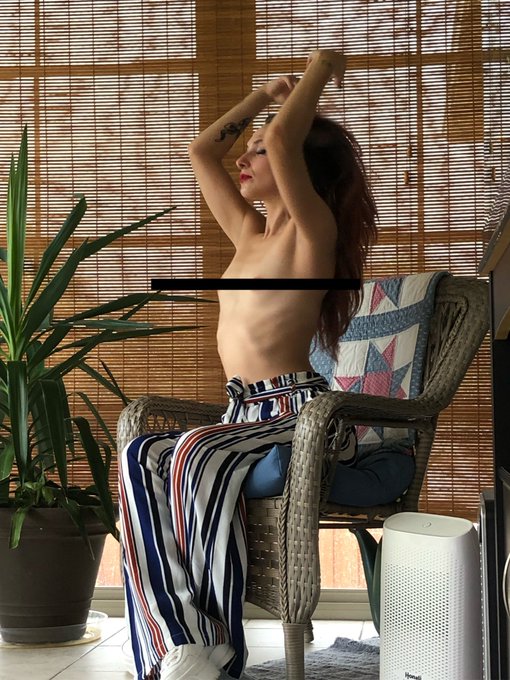 new BTS photos from my first shoot in months just went up on OF 💞 https://t.co/H5YYX6n0iB