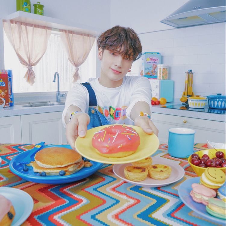 YOONGI ROJITO T AMAMOS tweet media