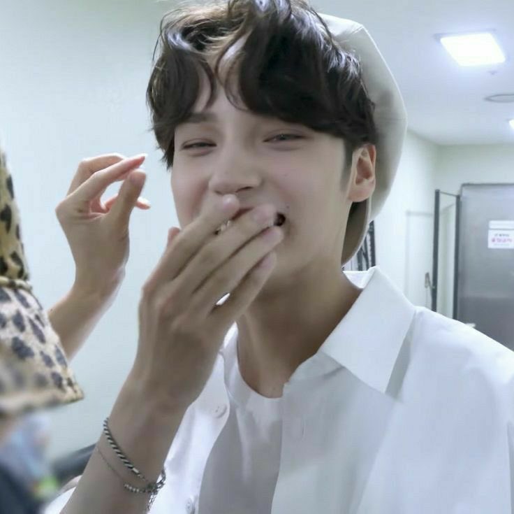 YOONGI ROJITO T AMAMOS tweet media