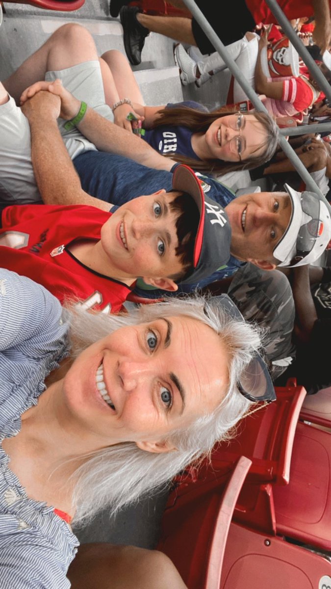 pollamhadaigh's tweet photo. @Buccaneers All the way from the West of Ireland #GoBucs #MIAvsTB https://t.co/dUzGJ5JDCA