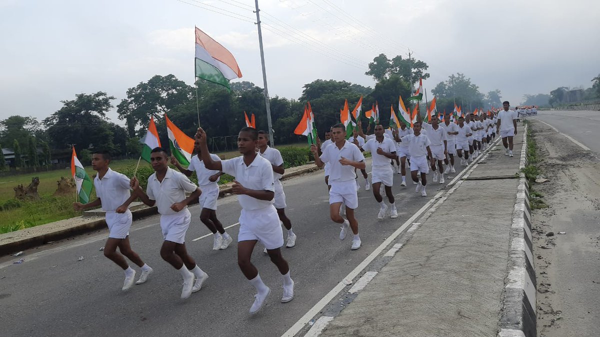 NikhilR75299929's tweet photo. @commandant11th1 
Mere hat me Tiranga
11th https://t.co/UfzTVvcqWS Dergaon
#AzadiKaAmritMahotsav
#HarGharTiranga
#HarGharTirangaAssam
@PMOIndia
@HMOIndia
@MinOfCultureGoI
@CMOfficeAssam
@himantabiswa
@DGPAssamPolice
@assampolice
@commandant11th1 https://t.co/xcnKdzZXB1
