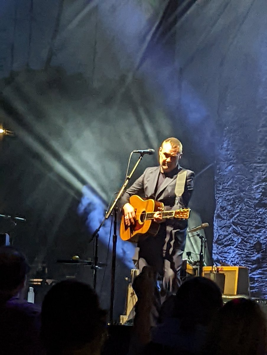 KindFortress's tweet photo. Middle age has its moments. #DavidGray #5throw https://t.co/G6B7b8gE5z