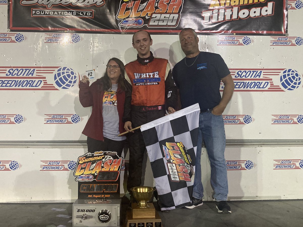 ProStockTour's tweet photo. The fan winner w Ashton Tucker https://t.co/10mEbD4CYV