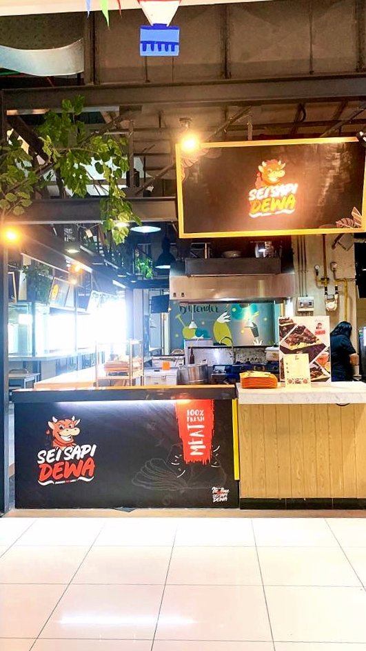 MallBassura's tweet photo. Hai Loyals! Yuhuuu...
Buat kamu yang suka banget kuliner daging, mumpung week end ga ada salahnya nih makan siang di Sei Sapi yang ada di Food Court Lantai 2.
Kamu udah pernya makan SEI SAPI?
#mallbassura #seisapimallbassura #seisapi #foodcourtmallbassura #foodcourt #makansiang https://t.co/h8XKVDpnQj