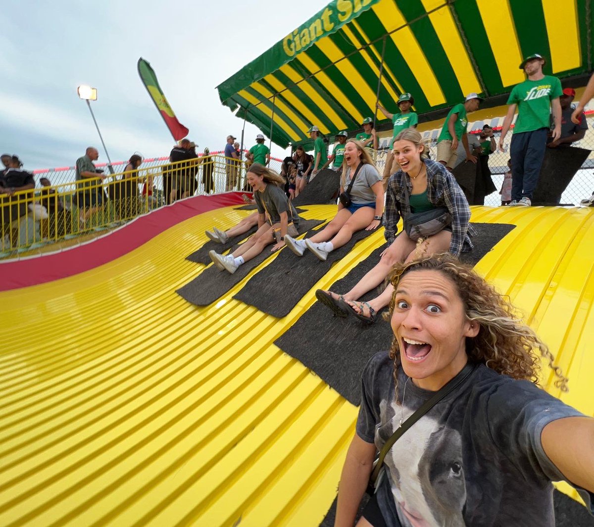 ParksideVB's tweet photo. Much deserved afternoon off and fun at the Wisconsin State Fair 🎡🧀 https://t.co/PzHwPjnBzP