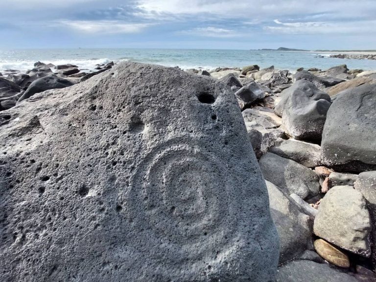 TopTourMgzn's tweet photo. 𝐋𝐚𝐬 𝐋𝐚𝐛𝐫𝐚𝐝𝐚𝐬 es una Zona de Monumentos Arqueológicos, en donde existen más de 600 grabados rupestres sobre roca volcánica 🤯 
Por solo $55 la entrada en #Mazatlán, #Sinaloa. 

Créditos 📸 juanluisvargas https://t.co/tE1RQyE7TN