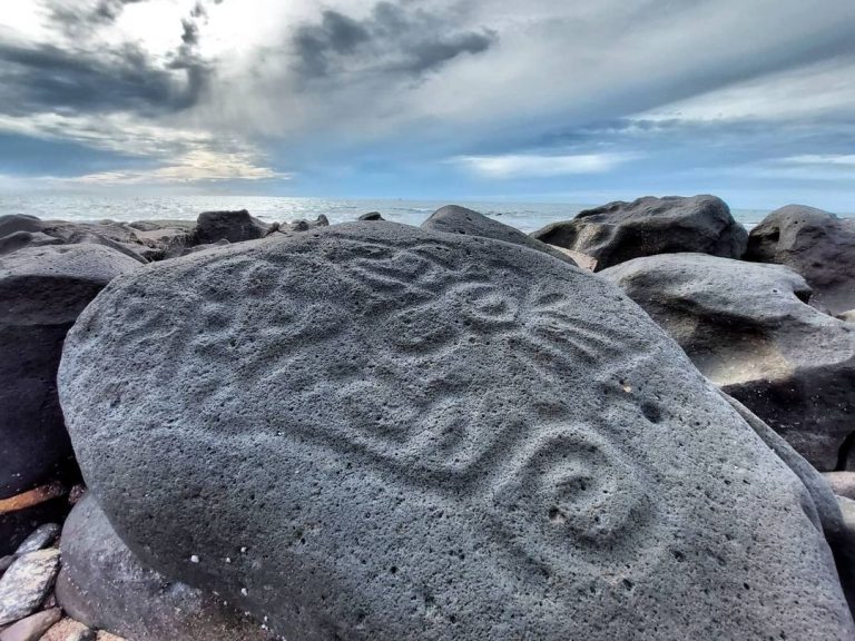 TopTourMgzn's tweet photo. 𝐋𝐚𝐬 𝐋𝐚𝐛𝐫𝐚𝐝𝐚𝐬 es una Zona de Monumentos Arqueológicos, en donde existen más de 600 grabados rupestres sobre roca volcánica 🤯 
Por solo $55 la entrada en #Mazatlán, #Sinaloa. 

Créditos 📸 juanluisvargas https://t.co/tE1RQyE7TN