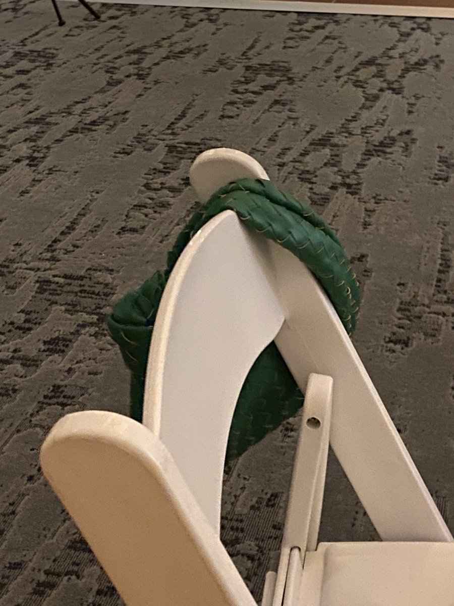 jacquelinnelson's tweet photo. this purse ugly? https://t.co/yQJotwfaxv