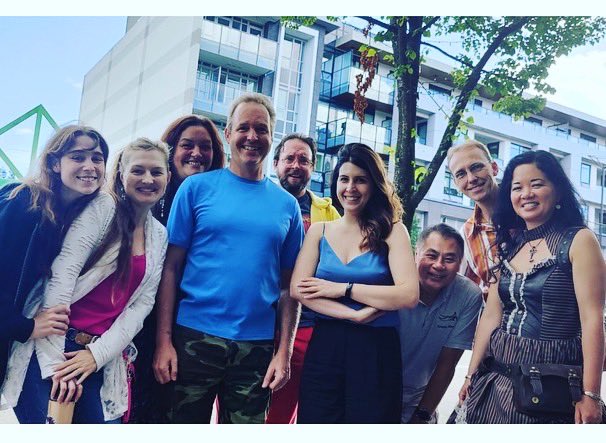 loriannejackson's tweet photo. MVP of this weekend film gathering was Mr. Congeniality himself, Ed Chow (who did not hesitate to grab nearby napkins and clean my hair after a bird crapped on me). Fun Fact: This is also basically half the town of Hope Valley… 🤣 https://t.co/bxzHZTamX3