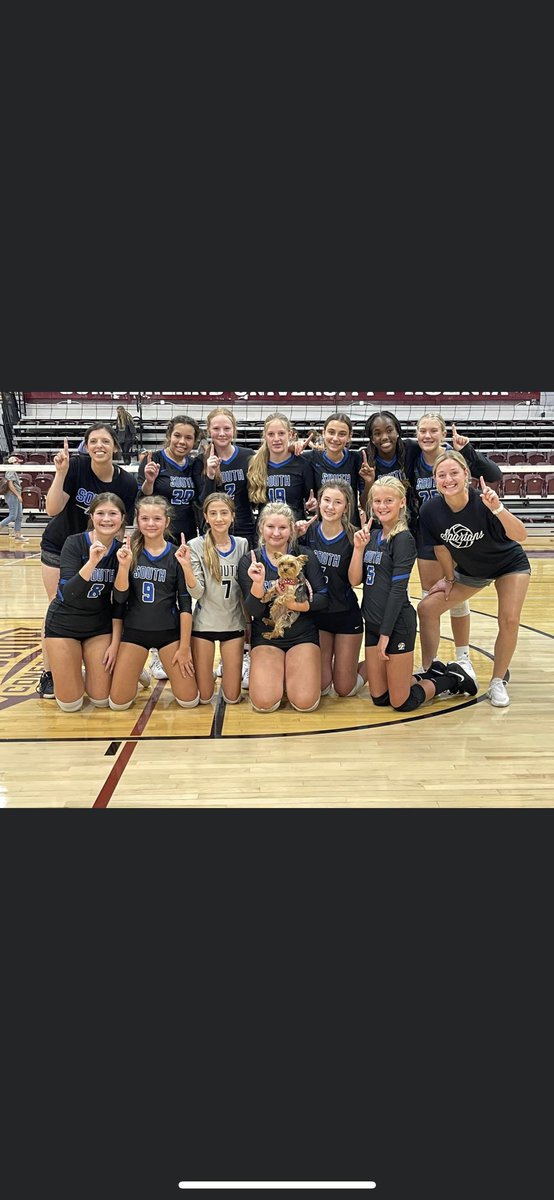 swmsvball's tweet photo. The 8th grade team is your SILVER BRACKET CHAMPIONS!!! https://t.co/NIB2wnh7hS