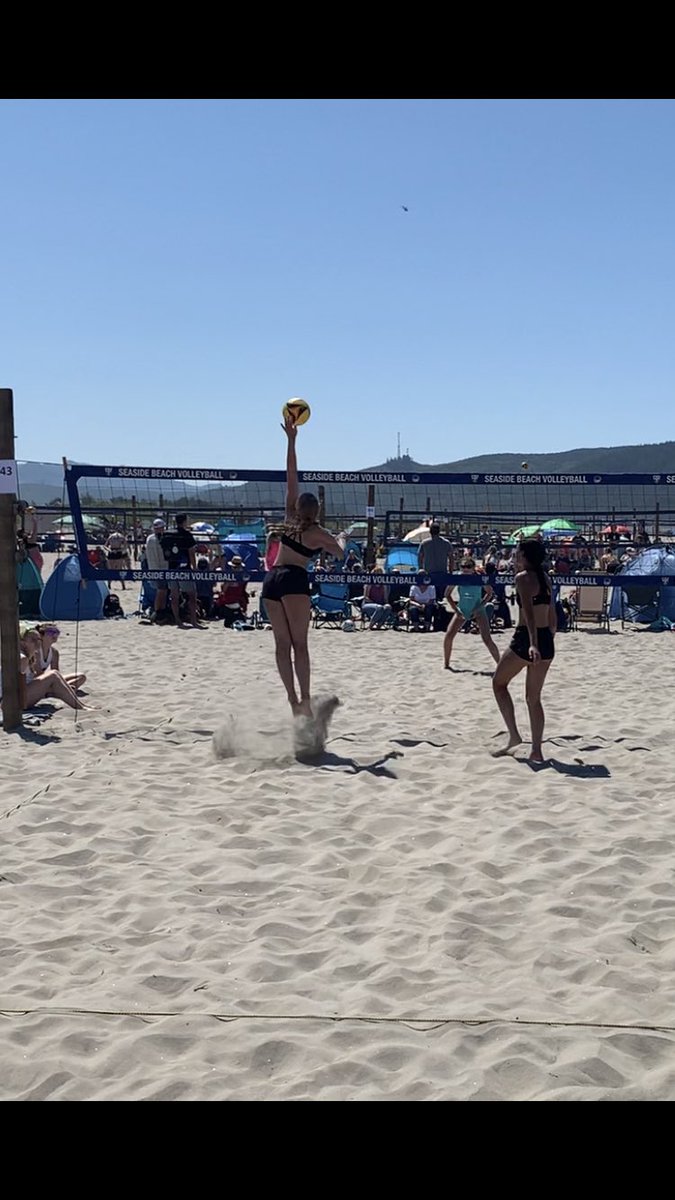 So much fun playing in Seaside for the 40th anniversary!!
<a href="/teamathenavb/">ATHENA VB</a> #seasidebeachvb #osvc <a href="/avpbeach/">AVP</a>