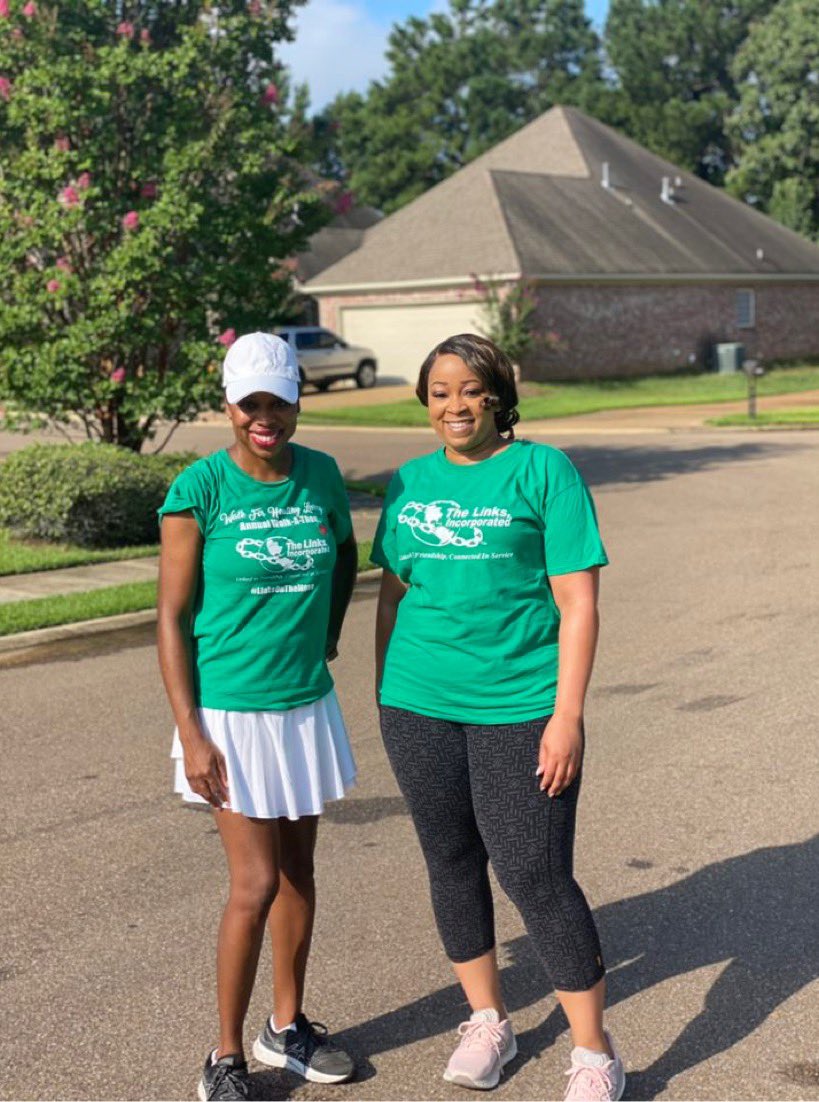 LBLinksChapter's tweet photo. Back to business 💚🤍 We had an engaging and informative chapter retreat. We met at the Mississippi Museum of Art. During lunch, we toured the “Legacies of the Great Migration” exhibit. Members were encouraged to start their day in a healthy way.
#LBLinks
#SALinksInc
#LinksInc https://t.co/9nsX9J4goG