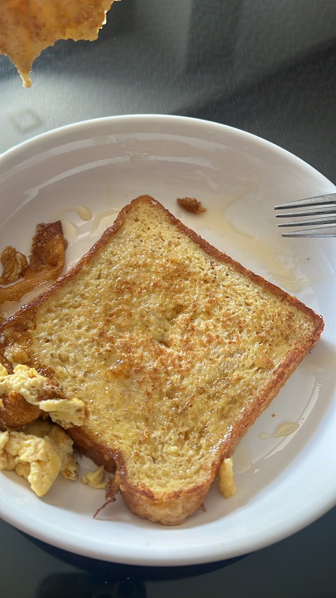 poopoopapapoopa's tweet photo. Well at least I tried. 😋 #frenchtoast https://t.co/QTbpJy1Sn8