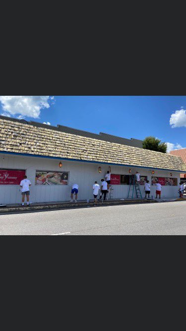 MSHSHurricanes's tweet photo. If you like the new paint at the Japanese Steakhouse in Marion, thank a football player #givingback https://t.co/rasLlDyXQi