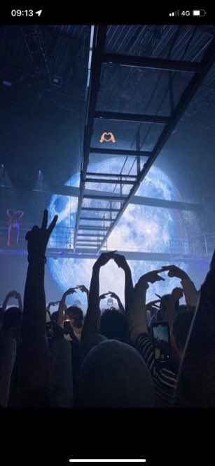 PNLMusicLive's tweet photo. Il y a déjà un peu plus de 3 mois, nous retrouvions PNL pour la tournée #PNLTOUR2022  5 ans après la tournée de Dans La Légende 💎 https://t.co/cq19iiRpny