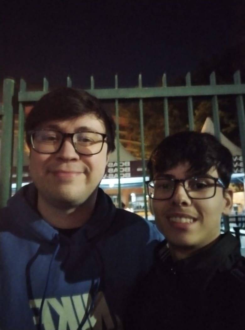 Necroom's tweet photo. Pprt, evento hj foi maravilho, primeira vez e achei incrivel, a torcida, as pessoas, literal tudo. Obrigado a todos que tiraram foto comigo, nunca tirei tanta foto com gente bonita. @bida @tixinhadois  @tayhuhu_ @TcK10_ https://t.co/SgSvdqCa2x