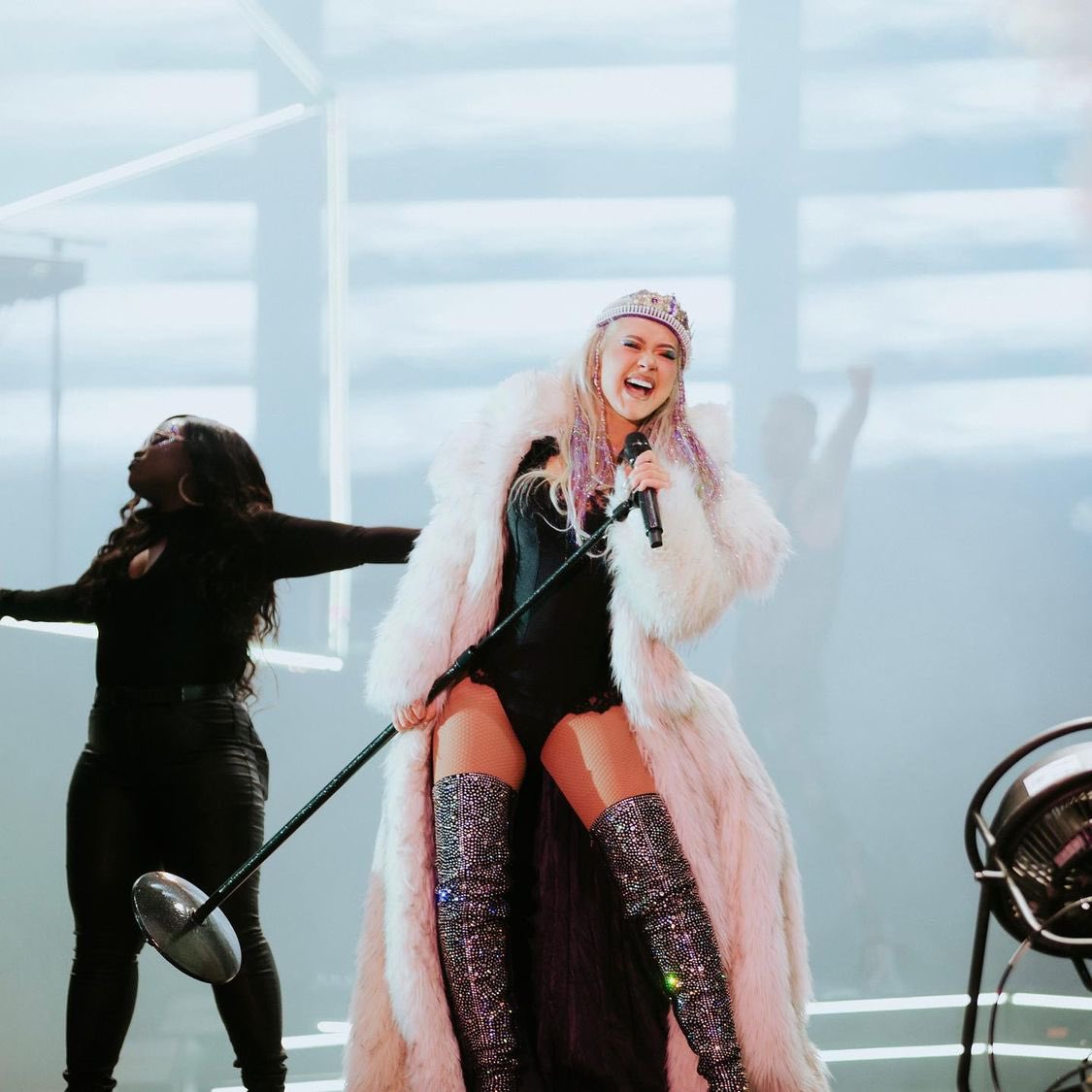 XtinaVlP's tweet photo. .@Xtina, forever and always an unbothered Queen! Talent, kindness and love always prevail! 👑❤️ https://t.co/ghXpPkQ0P2