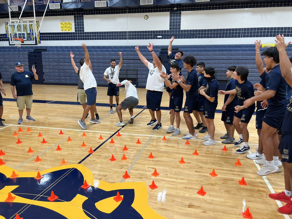JBABulldogs's tweet photo. 🏆🐾BulldogNation🐾🏆
What a great day at The Dawg House! Your Dawgs had a full day filled with team building fun! We are growing as One!!
#WeAreOneBulldogNation🐾
#BuildingChampions🐾🏆🐾
#BulldogMindset🐾 https://t.co/IBCzl8J1PK
