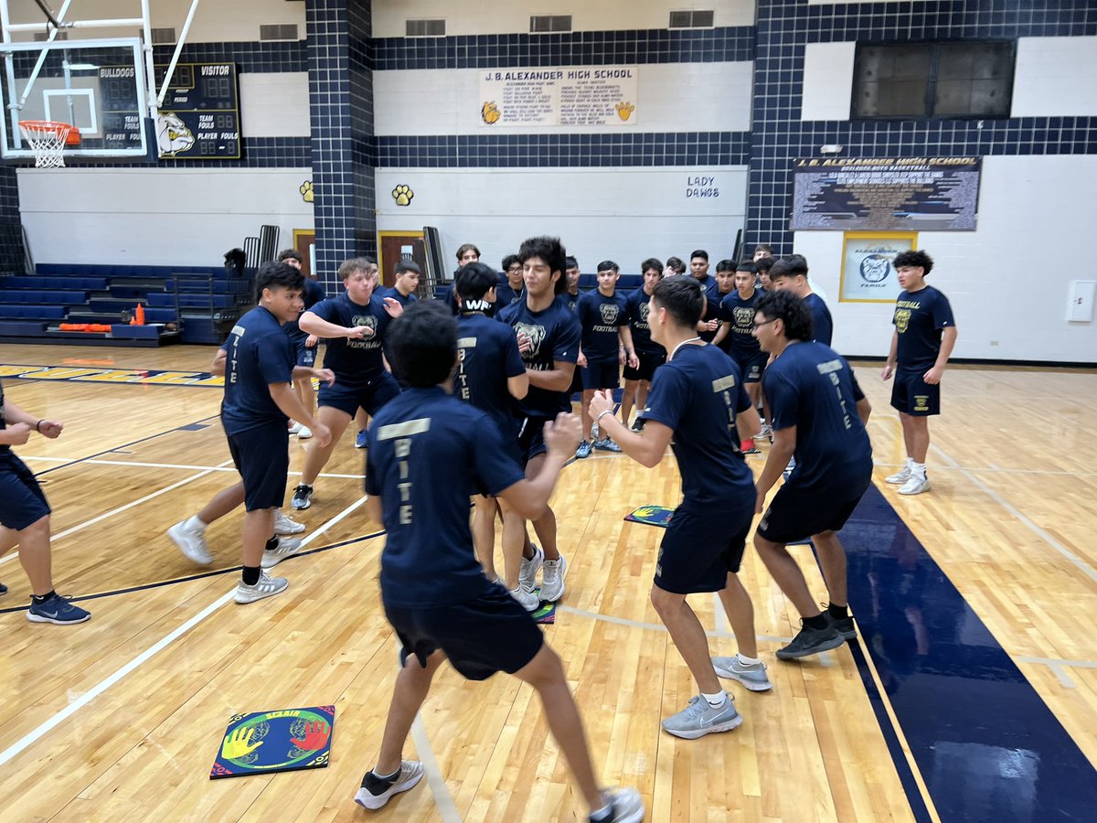 JBABulldogs's tweet photo. 🏆🐾BulldogNation🐾🏆
What a great day at The Dawg House! Your Dawgs had a full day filled with team building fun! We are growing as One!!
#WeAreOneBulldogNation🐾
#BuildingChampions🐾🏆🐾
#BulldogMindset🐾 https://t.co/IBCzl8J1PK