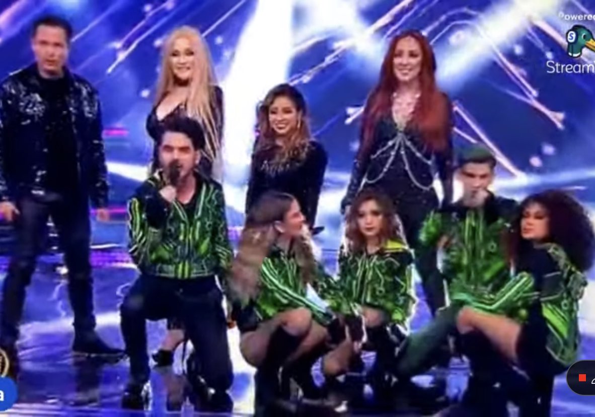 fan_primera's tweet photo. Que hermosa te ves @MyriamMonteCruz #FinalLaAcademia https://t.co/dnHaoWwt9H