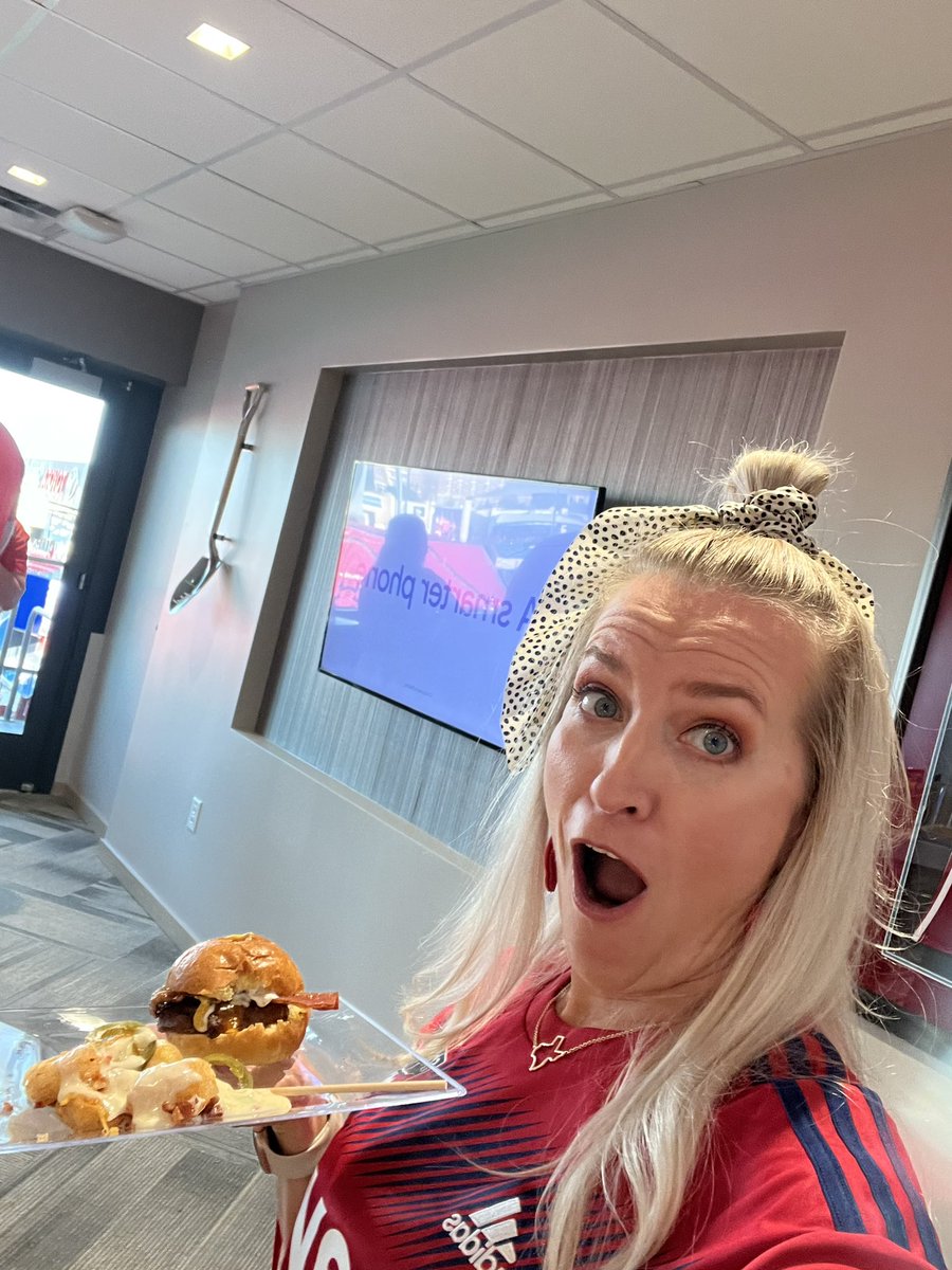 HolaChurchLady's tweet photo. It’s going to be a SUITE night @ToyotaStadiumTX thanks to @FCDallas and @CoServ, and one of the very best assistant principals for making all this happen for me, @AdamJinkens !
#partnersineducation #apoftheyear #yayairconditioning https://t.co/bvZTrwamFh