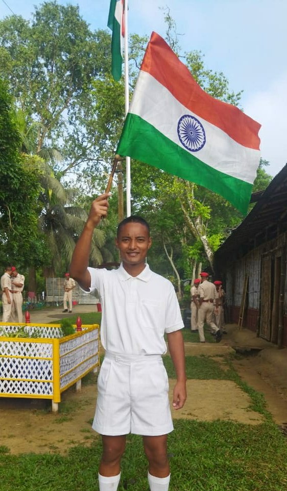 miyakham's tweet photo. Mere haath mein tiranga 🇮🇳🇮🇳 Jai Hind. Bharat mata ki jai.👍👍 11th https://t.co/CEW1VYvj3w, DERGAON, ASSAM
#AzadiKaAmritMahotsav
#HarGharTiranga
#HarGharTirangaAssam
@PMOIndia
@HMOIndia
@MinOfCultureGoI
@CMOfficeAssam
@himantabiswa
@DGPAssamPolice
@assampolice
@commandant11th1 https://t.co/oeMH0dt81Y