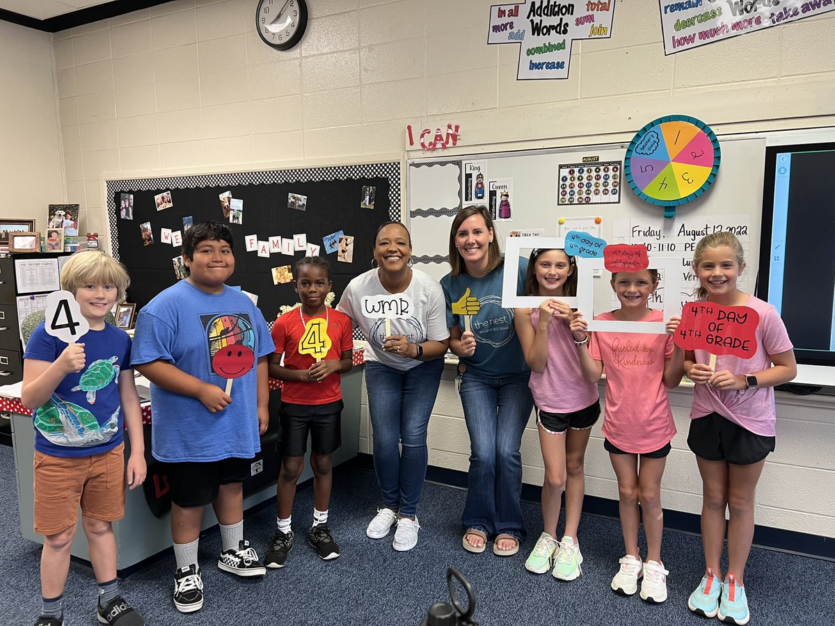 lucyleegilmore's tweet photo. Wondering what yesterday was? 4th day of 4th grade for Team Gilmore! @WMReagles @AuburnCityEdu (and yes, the girls planned to wear pink tops with black bottoms!) #TeamGilmore https://t.co/FQpstFM9D8