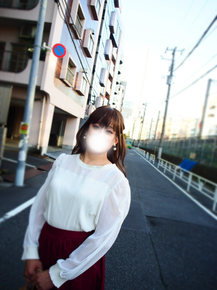 mmmmaaakki's tweet photo. 女の子に変身して外出したいな〜
スカートを穿いて、ヒールで歩く
あの感覚は忘れられない✨
最初は人気の無い所にしか行けなかったけど、これからは色々な所に行って撮影したいな〜💓

＃女装　＃女装サロン　#Makeover_ZOOM 
＃女装外出　＃女装さんと繋がりたい https://t.co/O7eg8dC2jh