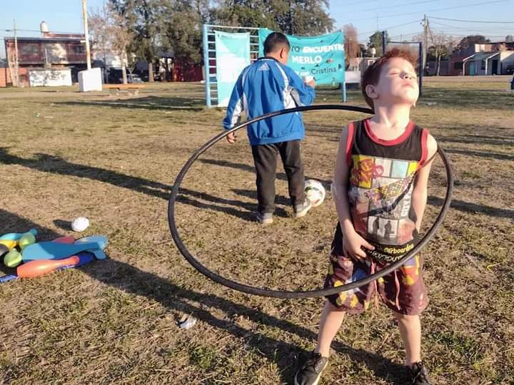 EncuentroMerlo's tweet photo. Tarde de merienda y deportes en #AltosDeMerlo 💙✌🏻
Jornada a cargo de les compas de @juvenemerlo 🤩🙌🏽

#NuevoEncuentro https://t.co/O3G1pPFp5a