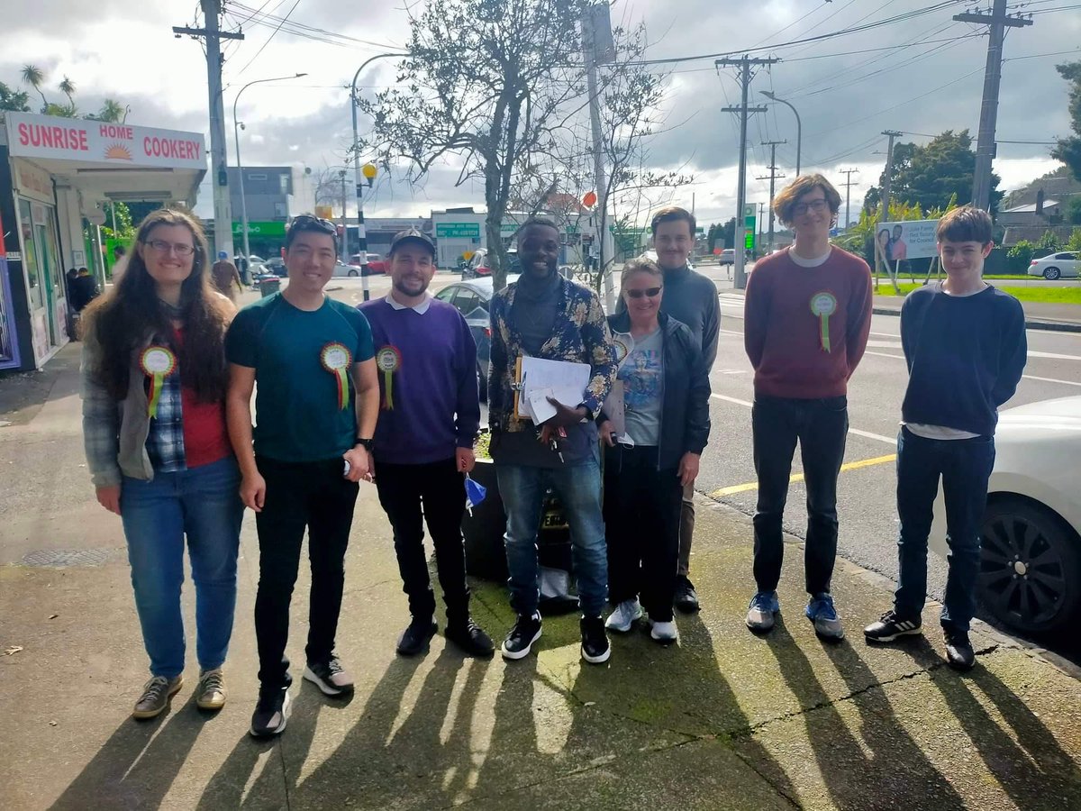 bobbythekiwi's tweet photo. Day 2 of door knocking with the @CityVisionNZ &amp; @roskillcv teams around Three Kings &amp; Balmoral! @benjirfraser @Chrystal_T_ @Juku_eja1915 @AbdulMohamudnz @Pamela_a_mills  @JonTurnerNZ @cjr_robertson @RedTsoungatweet @SWalgampola &amp; volunteers! https://t.co/Lzpk4Oldvj