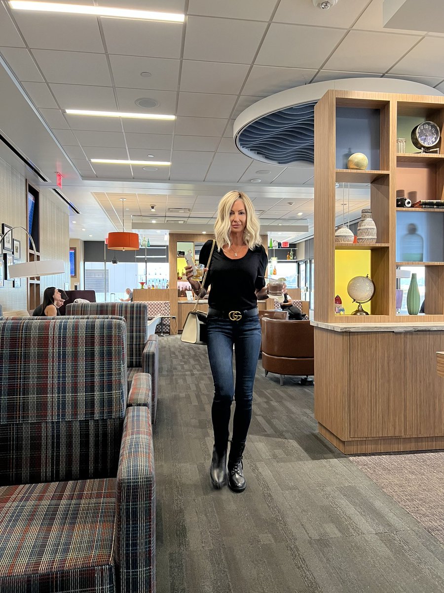 Emma Starr on Twitter " the airport lounge getting Brad a drink for