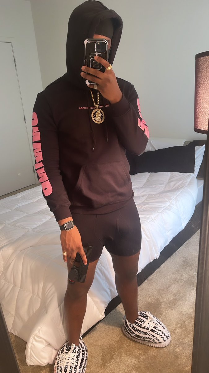 dsmokee3's tweet photo. Ever been fucked by a gangster 🍆😌🤫#bbc #onlyfanz #ContentCreator #SanDiego #Cali https://t.co/GLrJhuZGz0