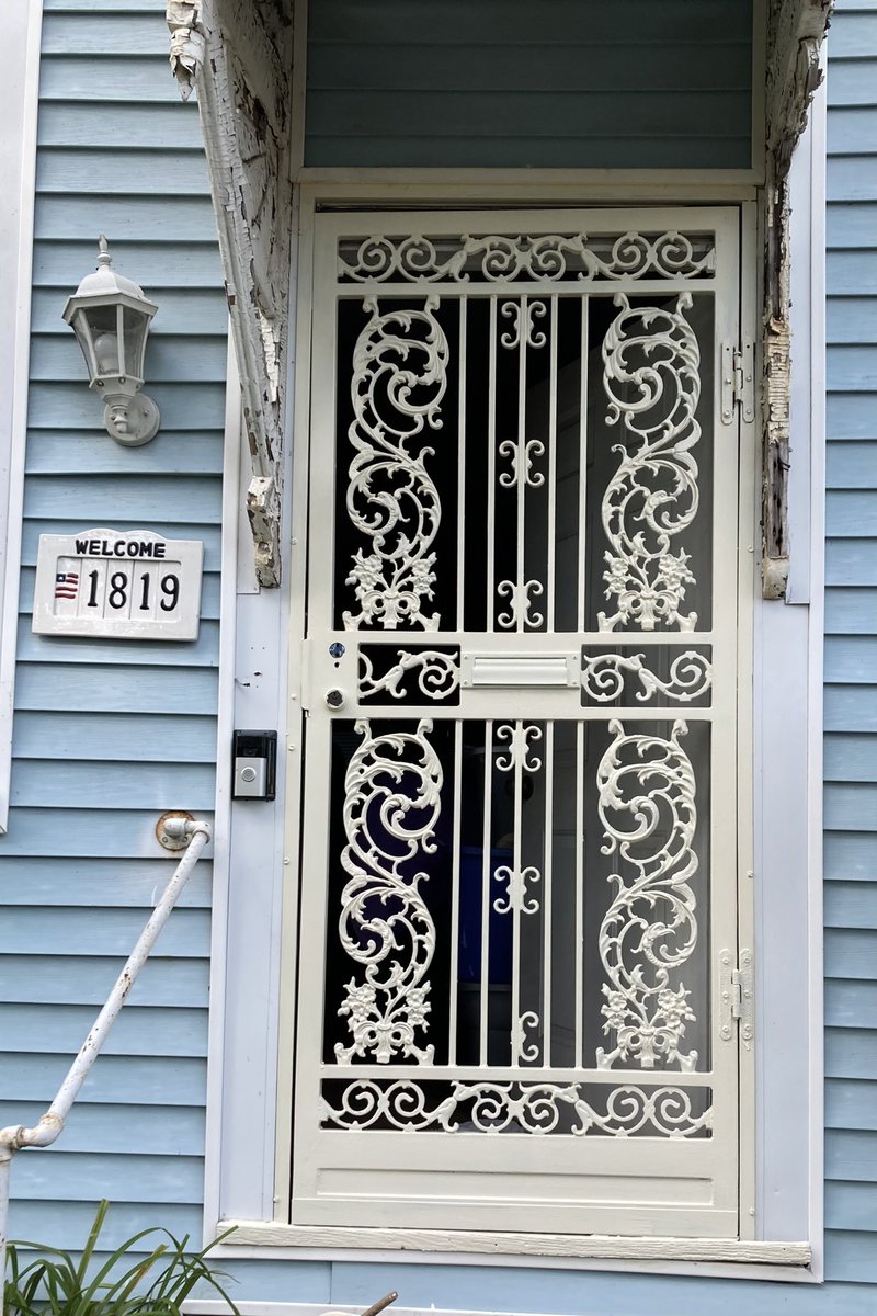 deborah_saffer's tweet photo. OMGosh, what a busy day. @josh_saffer & I #weeded & #raked the front yard. #Painted the front #Door white. Touched up the #ChainLink fence. I need a new #Awning‼️Getting there 🏡❤️ https://t.co/ISgOofT2UG