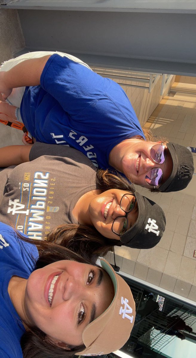 RayleenCastro's tweet photo. Nothing like a good ole dodger beating!!!!! #dodgernation https://t.co/jbdU6gXSnV