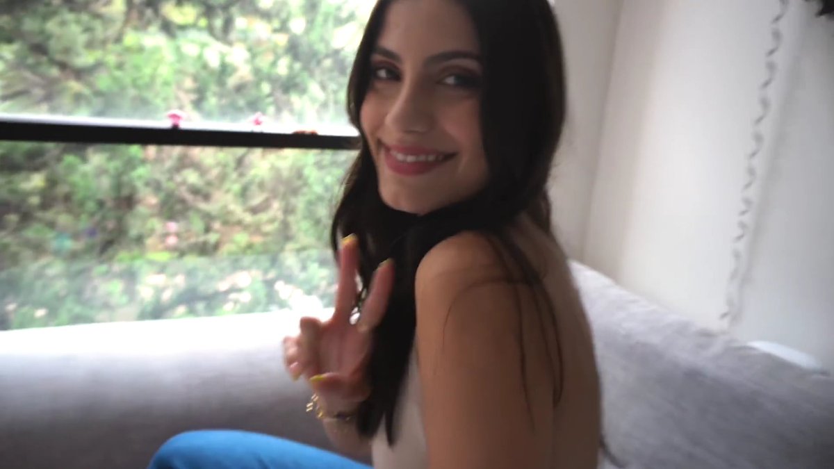 JuliantinaLGBT's tweet photo. el más feliz de los cumpleaños para mi barbie hermosa!!! ❤️🎂 
agradecida con la vida por ponerte en mi camino. Te amo un chingoooo! 😘 @barbara_lopez21 https://t.co/9wC1M8xeOg