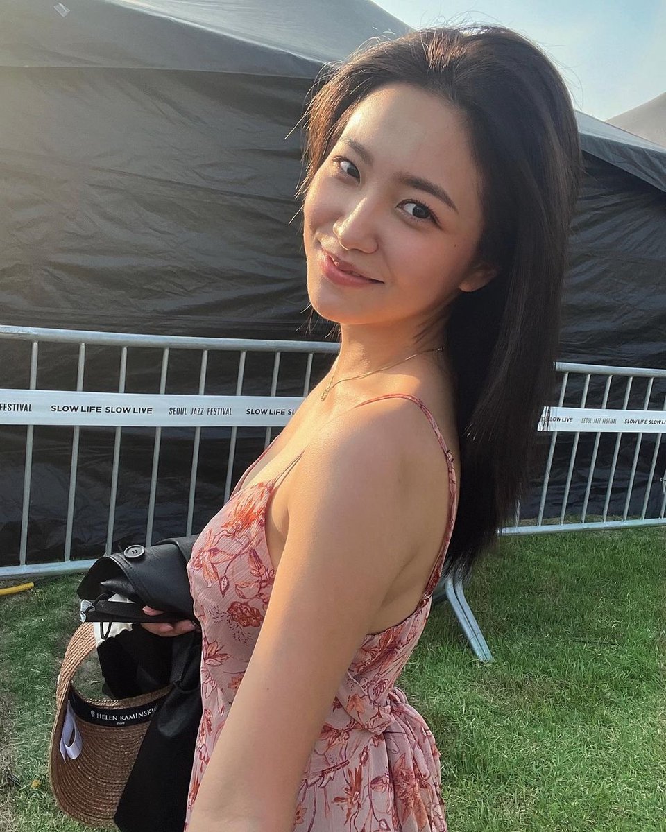 rielleluan's tweet photo. good morning, tl! have a great sunday ahead. https://t.co/zIowsG6sH8