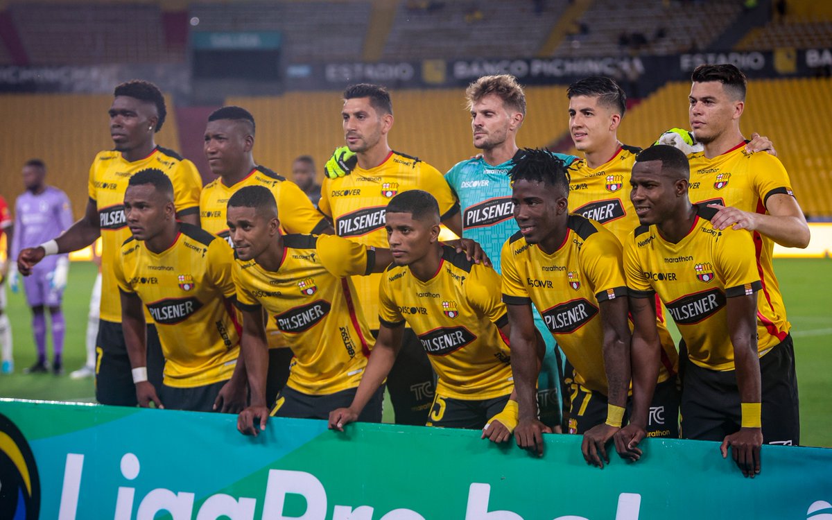 ElCanalDFutbol's tweet photo. 🤔 ¿Qué cambios harías en #BarcelonasSC para el segundo tiempo?

12 Víctor Mendoza
7 Tito Valencia
14 Darío Aimar
2 Jeison Mina
21 Guillermo Rendón
19 Nixon Molina
5 Isaac Delgado
16 Erick Castillo
17 Cristian Penilla 
29 Allen Obando

📅 Fecha 6 - Fase 2 | #LigaProBetcris https://t.co/fVt8X3vWCB