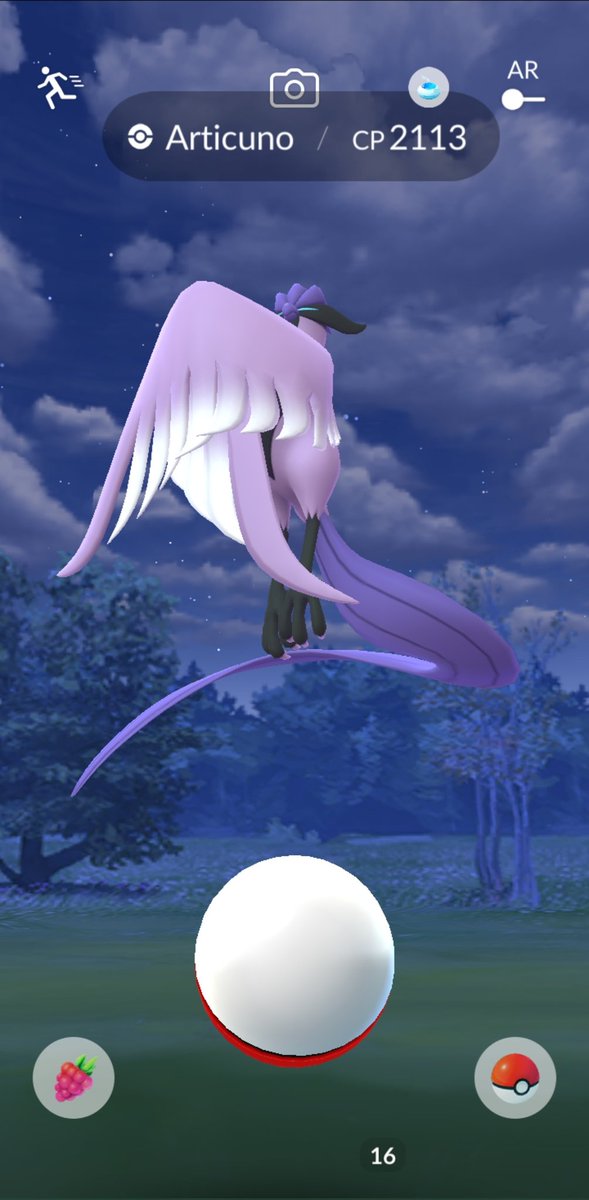 DanielDumbledor's tweet photo. @JTGily Caught my first one 👀 let me help you, golden berry, ultra ball, excellent throw, rapid triple tap (tap the screen with three fingers rapidly to keep the mon inside the ball) @MYSTIC7 fyi https://t.co/tVu2S0rhqd