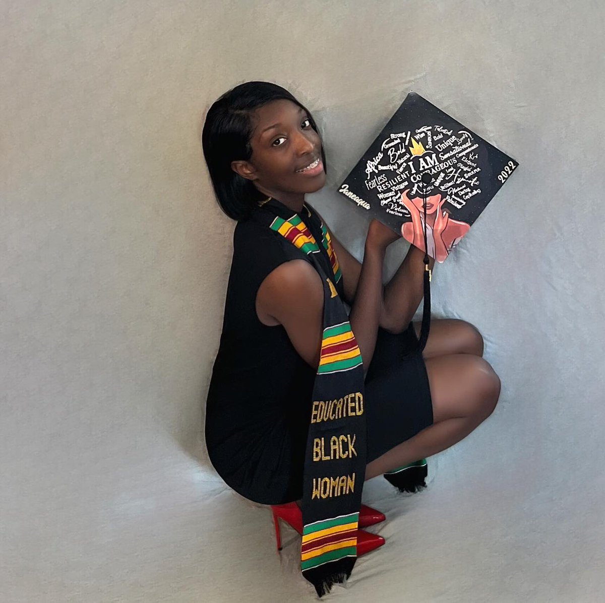 NekeyWalker's tweet photo. #classof2022 #businessgraduate https://t.co/YGLzOOPERV