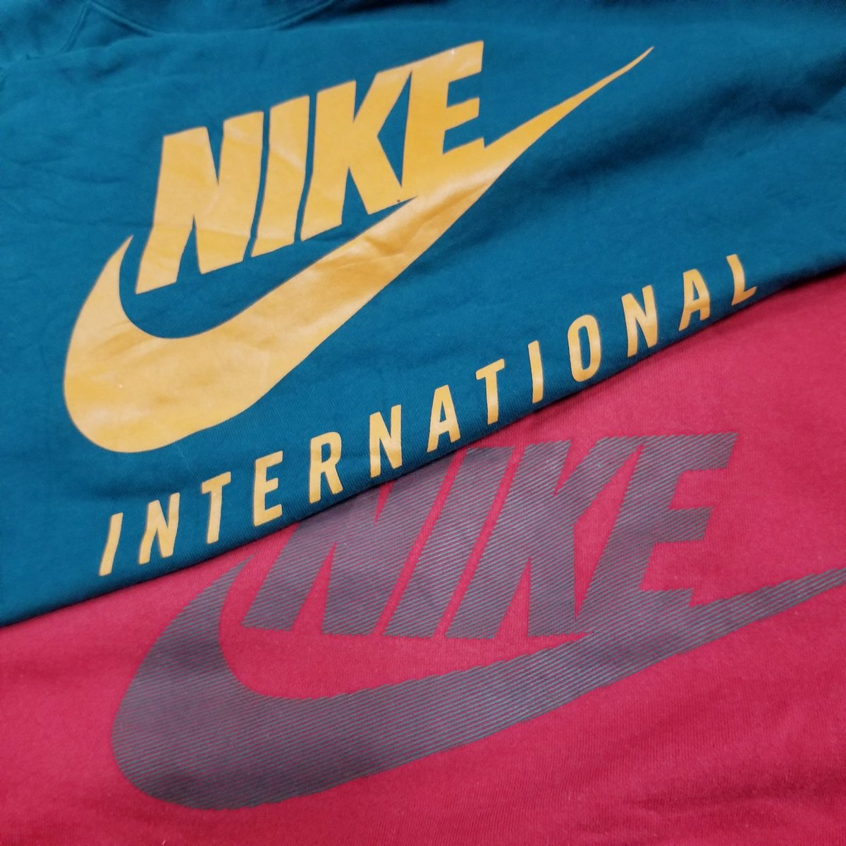 bb_vintage's tweet photo. 本日一般開放日オープンしております🙇‍♂️

昨日に引き続きNIKEのスウェットが入荷しています😂

人気アイテムですので、お早めのチェックをオススメします✔

夏物は引き続き30パーOFFです🕺

予約はこちら
⇒https://t.co/r7zjehGU7H https://t.co/whstbw9CrS